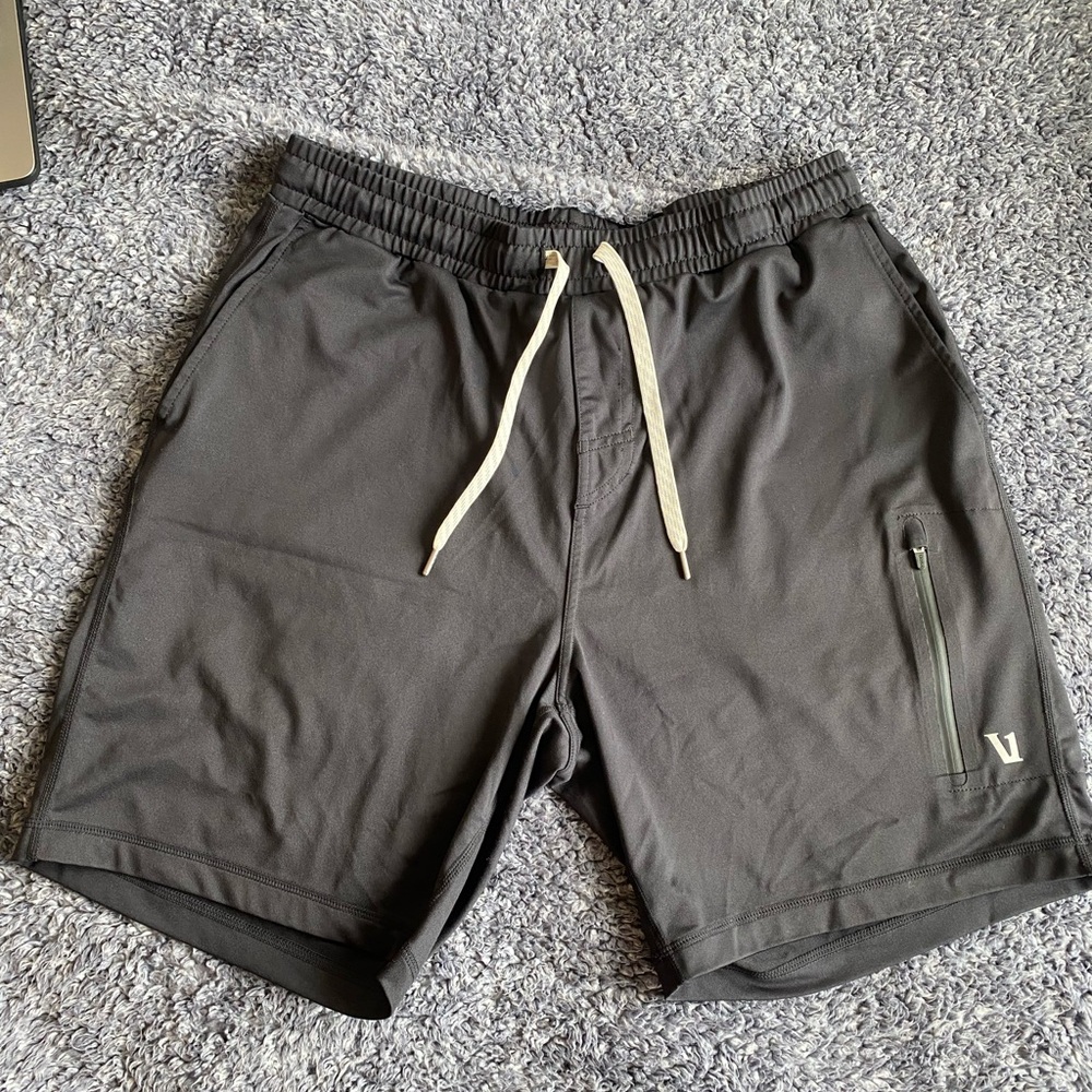 Vuori Sunday Performance Athletic Shorts medium for Men